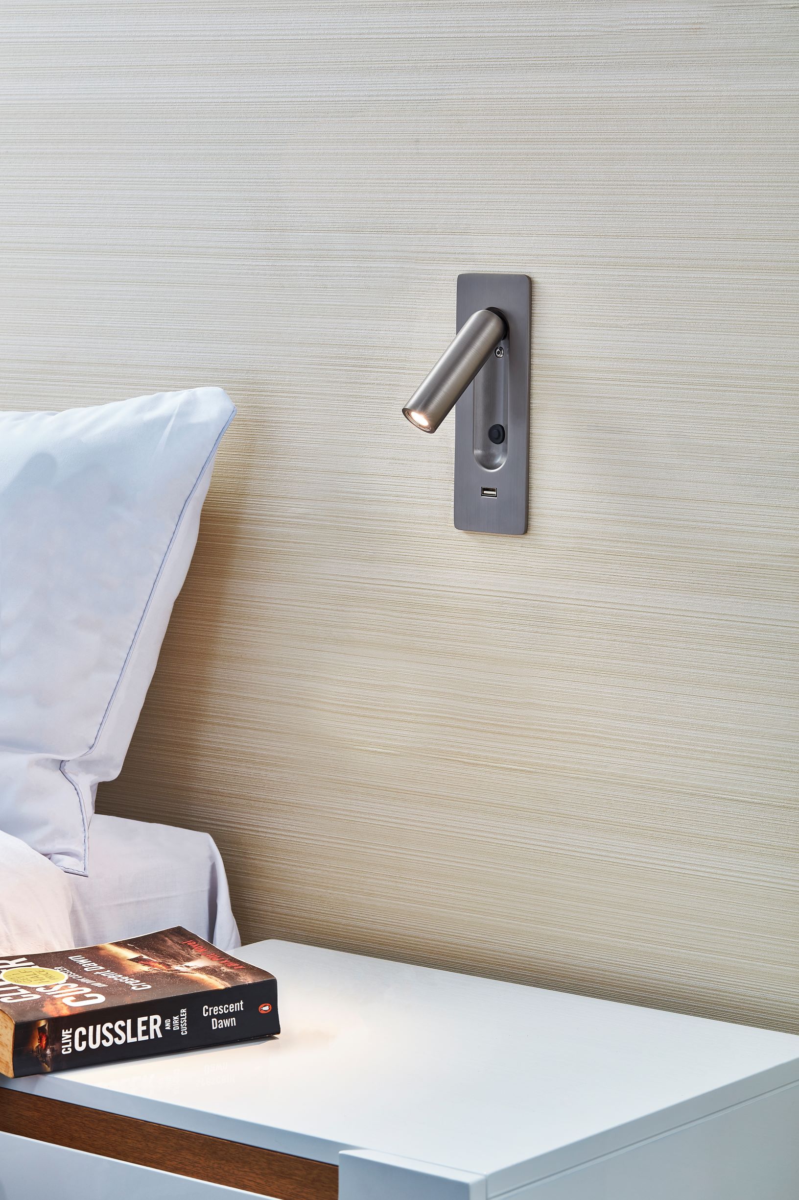 مصباح حائط من صفحة 1887 + USB + مفتاح MDC
