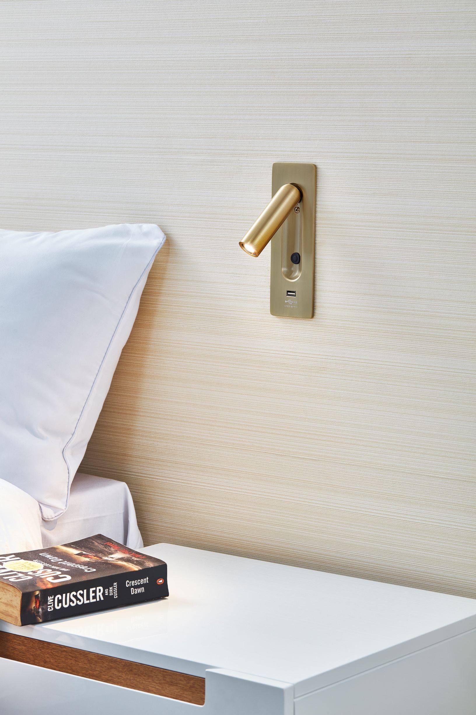 مصباح حائط من صفحة 1887 + USB + مفتاح MDC