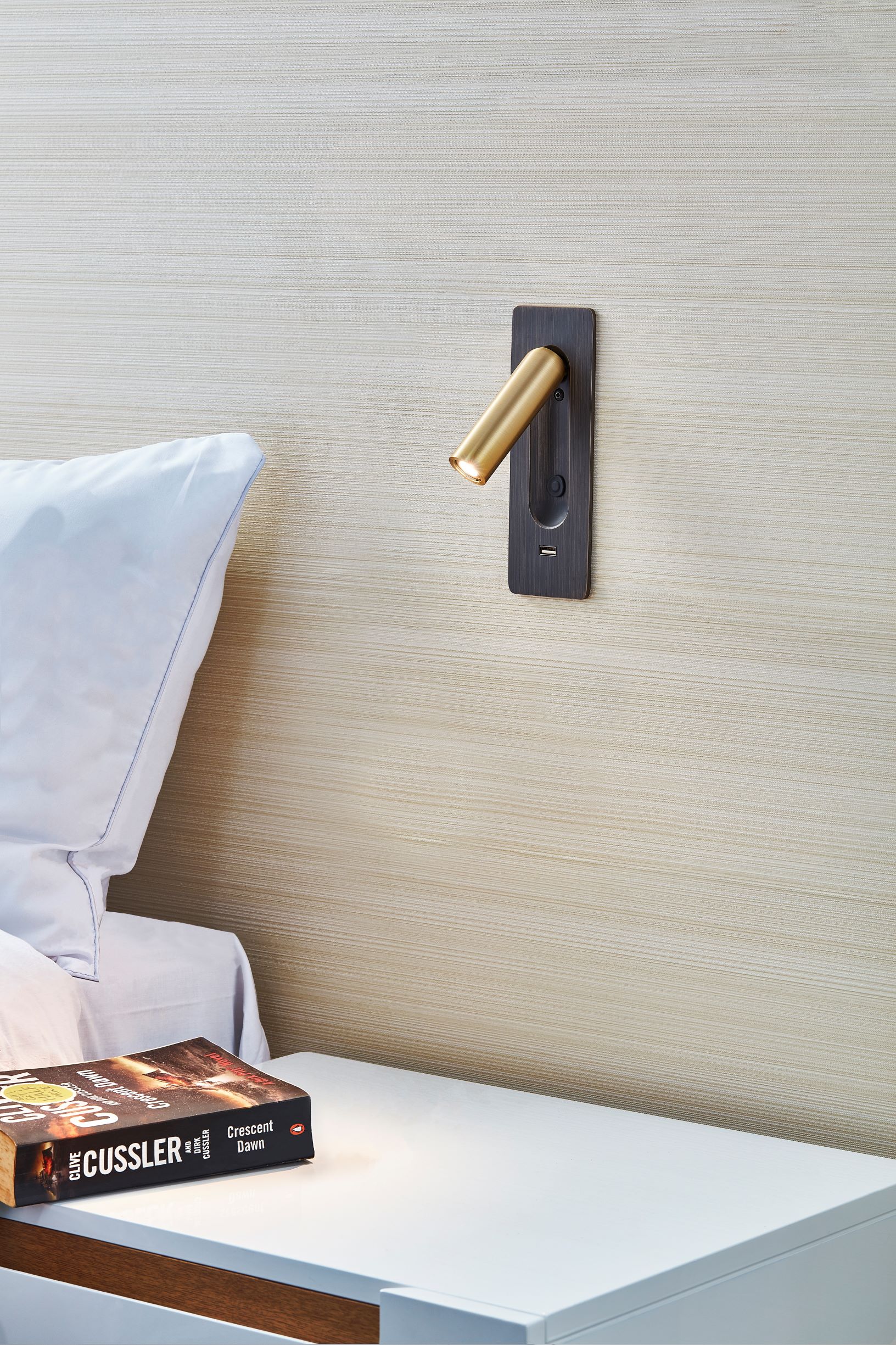 مصباح حائط من صفحة 1887 + USB + مفتاح MDC